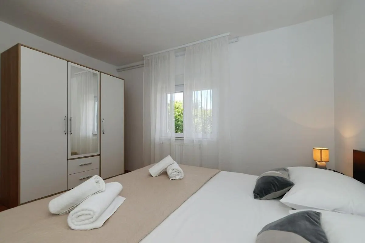 アパート Donje RastaneFlat With Private Pool Rastaneアパートメント