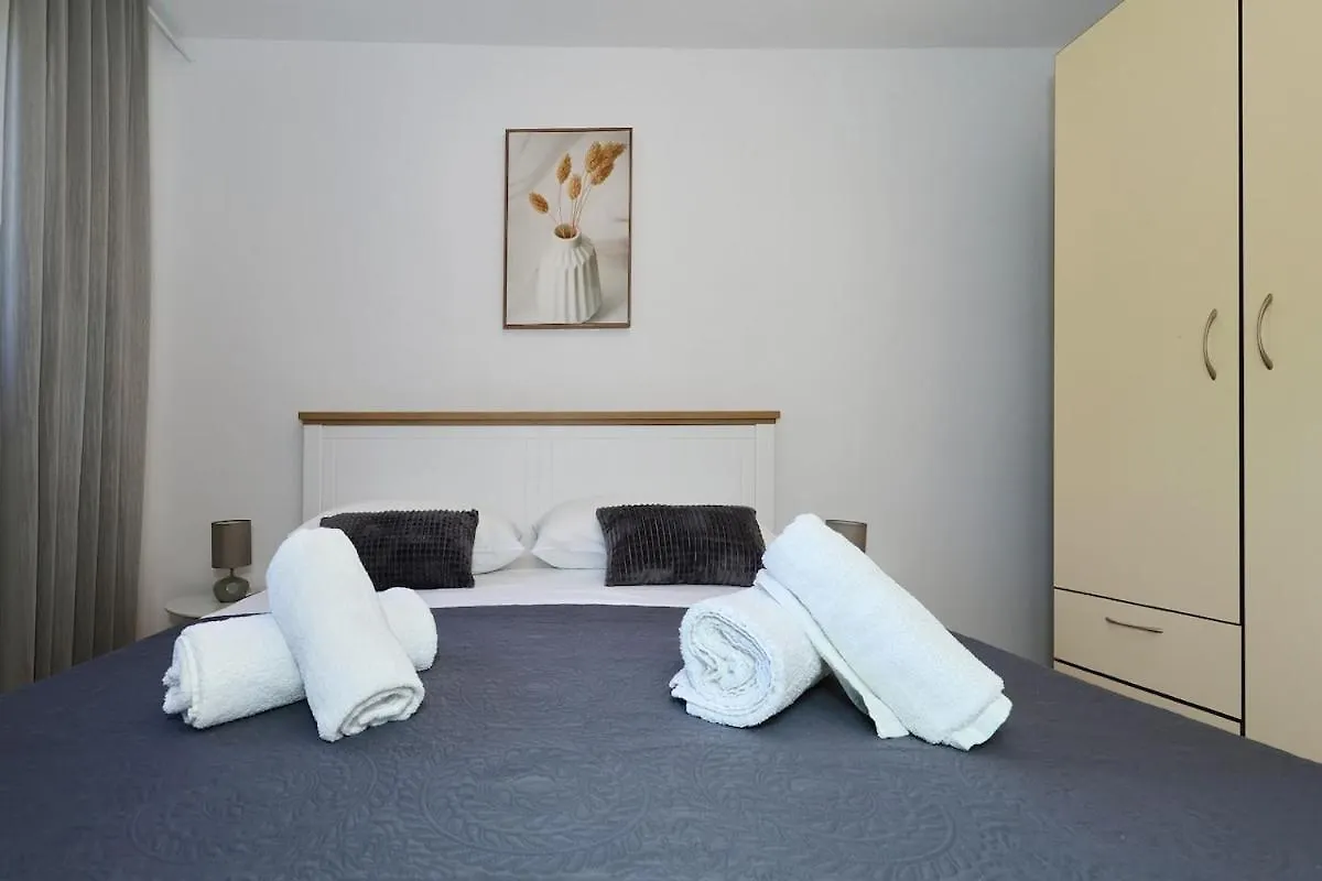 Donje RastaneFlat With Private Pool Rastaneアパートメント 0*, Donje Rastane